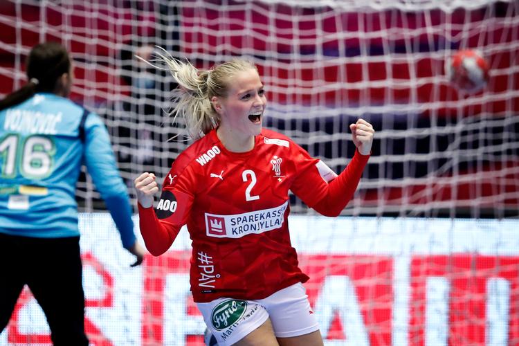 Lærke Nolsøe er eneste venstrefløj i den danske EM-trup, og hun levede op til landstrænerens tillid med en fin indsats og 6 scoringer. Foto: Jens Dresling