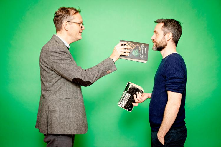 Michael Jeppesen og Rasmus Ugilt har skrevet et kærligt portræt af Gud, der selvfølgelig også handler om det komplicerede far-søn-forhold. Foto: Valdemar Ren