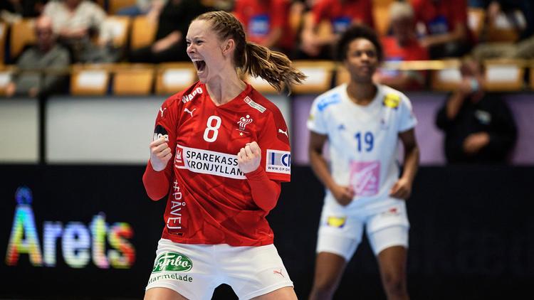 Spillernes indsats fejler ikke noget. Men produktionen er forvirrende og stressende.  Foto: TV 2