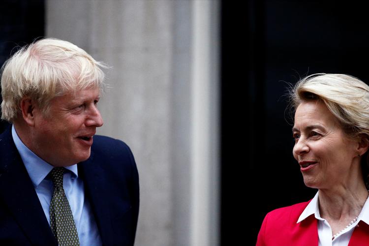 Nu er Brexit-forhandlingerne der, hvor de skal være: Direkte mellem Boris Johnson og Ursula von der Leyen.  Foto: Henry Nicholls/Ritzau Scanpix