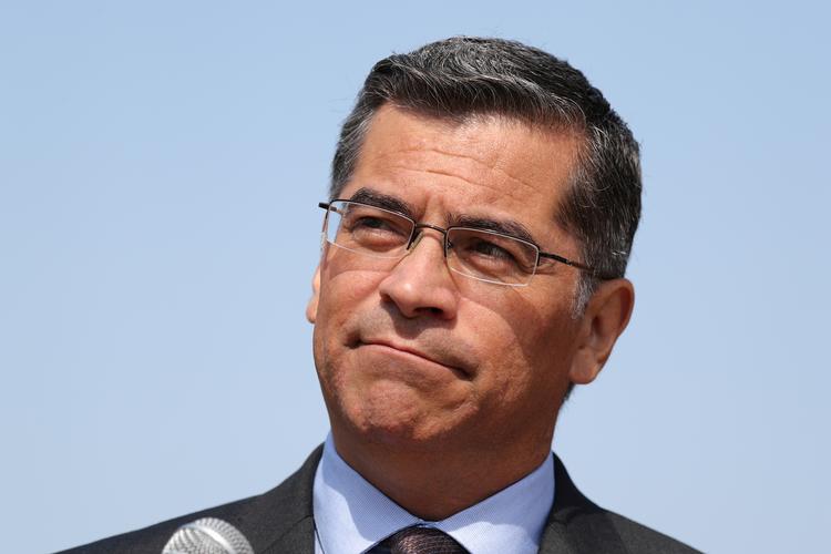 Kommende præsident Joe Biden har peget på Xavier Becerra som sundhedsminister i USA.  Foto: Lucy Nicholson/Ritzau Scanpix