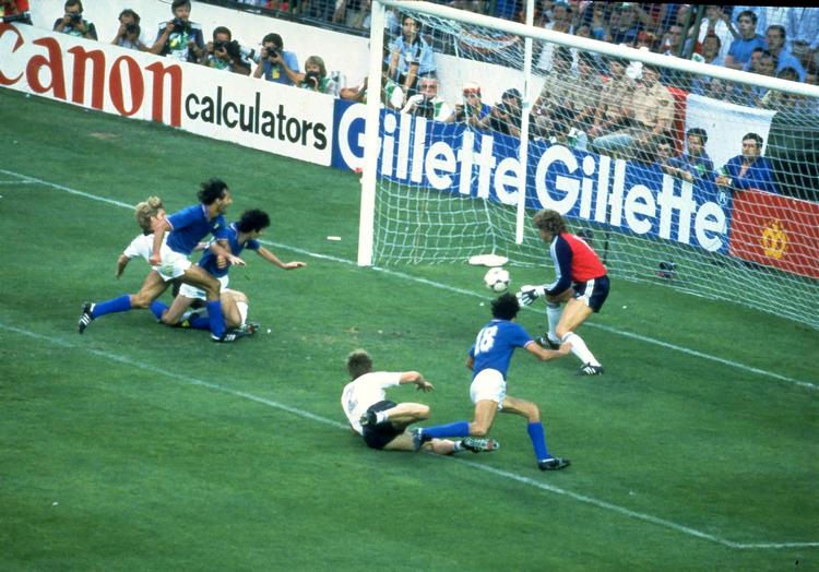 Her ses Paolo Rossi score i finalen i VM 1982. Foto: Reuters/Ritzau Scanpix