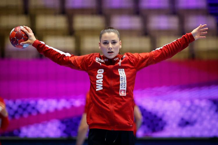 Mie Højlund mangler stadig at stemple afgørende ind i EM-slutrunden, men måske kommer skytterne mere til fadet mod Sverige. Foto: Jens Dresling