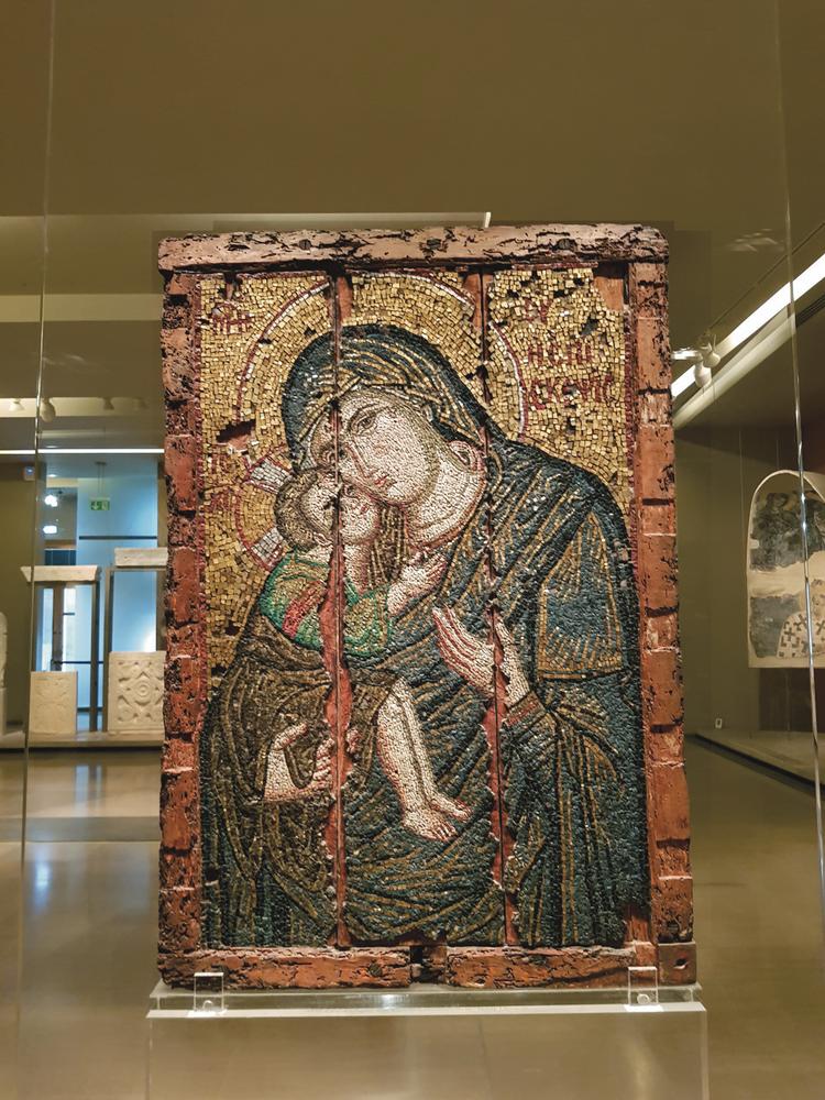 Gudsmoderikonet fra 1200-tallet er tempera på træ og hønger på Det Byzantinske Museum i Athen. Det sættes under lup i Henrik Wivels nye bog 'Tidslys'. Foto: Kirsten Sonne Harild
