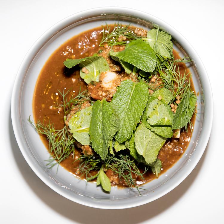 Restauranten Loui i Nordhavnen er blandt de restauranter, der tilbyder takeaway lige nu. Her er en af retterne, vores madanmelder Joakim Grundahl fik serveret på restauranten i efteråret. Foto: Peter Hove Olesen/POLFOTO