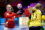  Danmarks Anne Mette Hansen kan igen forvente masser af spilletid, når Spanien er modstanderen.   Foto: Jens Dresling/POLFOTO