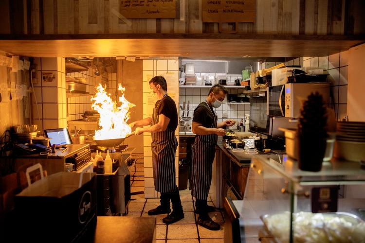 Den vietnamesiske La Tre, der åbnede tidliger i år i Pisserenden, serverer gedigne retter, der fås som takeaway.    Foto: Peter Hove Olesen/POLFOTO