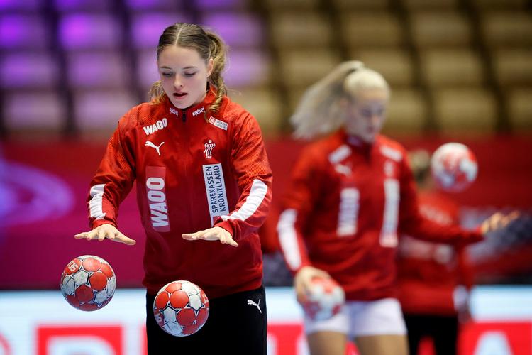  Kristina Jørgensen er en af de danske spillere, der har høstet selvtillid gennem EM-kampene, og hun tror, Danmark kan matche Norge. Foto: Jens Dresling/POLFOTO