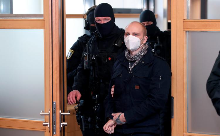28-årige Stephan Baillet har erkendt, at han forsøgte at storme en synagoge i den tyske by Halle 9. oktober 2019. Mandag blev han idømt livsvarigt fængsel for at have dræbt to mennesker samme dag. Foto: Ronny Hartmann/Ritzau Scanpix