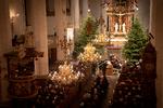 Vi kan ikke samles som til julekoncerten i Trinitatis Kirke på billedet her, men flere af byens kirker inviterer i år på julegudstjenester, du kan følge med i hjemmefra. Foto: Andreas Merrald/POLFOTO