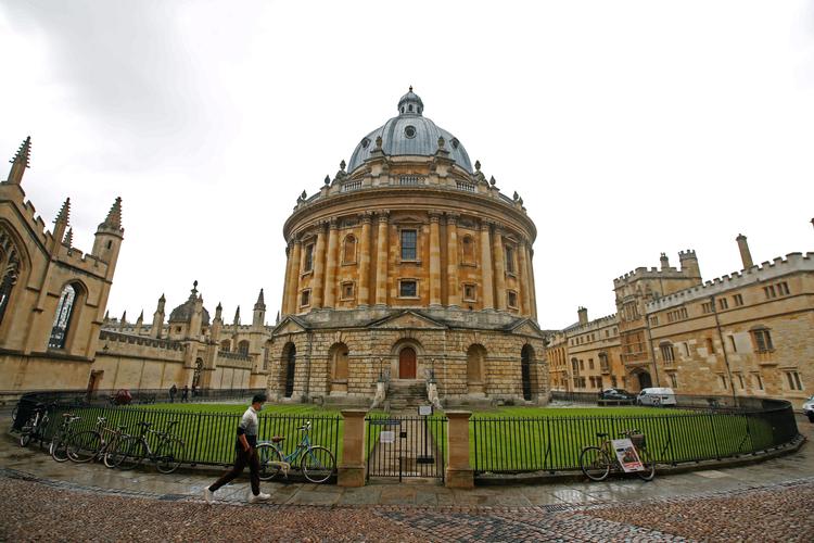 Det er dyrt at studere på britiske universiteter som Oxford University. Og nu bliver det ikke længere muligt at rejse til Storbritannien som udvekslinsstuderende med Erasmus+-programmet, så man skal selv betale.  Foto: Matthew Childs/Ritzau Scanpix