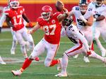 Kansas City Chiefs' Travis Kelce (87) fører bolden frem mod Atlanta Falcons, der blev besejret på Arrowhead Stadium i Kansas City. Foto: Jamie Squire/Ritzau Scanpix