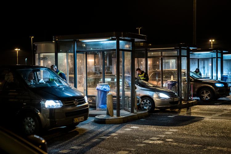 Betalingsanlægget ved Øresundsbroen tidligere i december, inden adgangen til Sverige blev lukket for danskere.  Foto: Martin Sylvest/Ritzau Scanpix