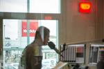 Medieområdet er fyldt med forældet lovgivning, siger Radikale Venstre og Enhedslisten. For eksempel er der en ret stram regulering af lokalradioer, men stort set ingen for internetradioer, der laver helt det samme. Her ses Radio Diablo i Svendborg. Foto: Nima Taheri/POLFOTO