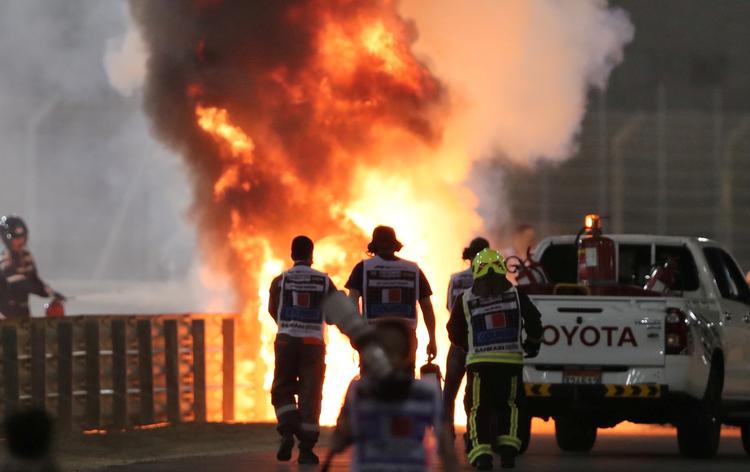 Knap et halvt minut sad Romain Grosjean fast i den brændende bil.  Foto: Xxstringerxx xxxxx/Ritzau Scanpix