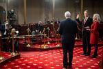     WASHINGTON, DC - JANUARY 3: Vice President Mike Pence administers the Senate oath of office to Roger Marshall (R-KS) as his wife, Laina, holds the bible during a mock swearing-in ceremony in the Old Senate Chamber on Capitol Hill January 3, 2021 in Washington, DC. Both chambers are holding rare Sunday sessions to open the new Congress on January 3 as the Constitution requires. Pete Marovich-Pool/Getty Images/AFP == FOR NEWSPAPERS, INTERNET, TELCOS &amp; TELEVISION USE ONLY ==   Foto: Pool/Ritzau Scanpix