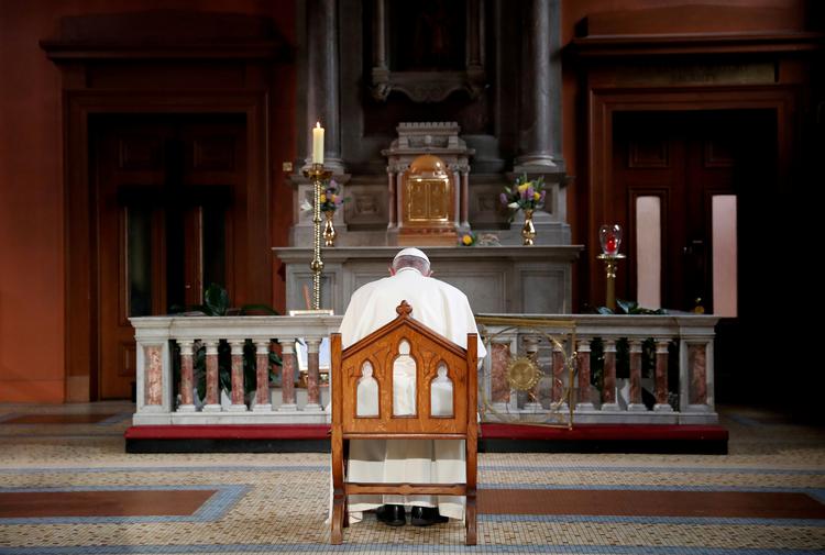 Den katolske kirke og mange irske borgere har kritiseret en sketch på irsk tv, hvor gud bliver udstillet som voldtægtsmand. Her er vi i den katolske kirke  Sankt Marys Pro Katedral i Dublin. Foto: Stefano Rellandini/Ritzau Scanpix