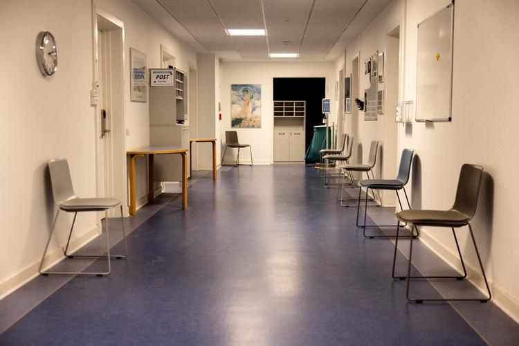 Plejehjem på Nørrebro.
Der hvor beboerne skal vaccineres på plejehjemmet. Vi taler med en leder og en beboer om den kommende vaccine.  CV19. Covid-19, corona, coronavirus. Foto: Jesper Houborg/POLFOTO