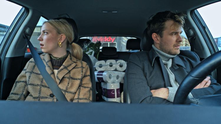 Alle ni afsnit af 'Skyld' foregår i bilen, hvor man ikke kan løbe fra den dårlige stemning. Foto: Kasper Rasmussen