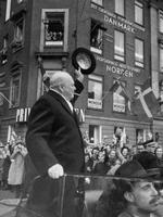På mange måder kan man ikke sammenligne amerikanske Donald Trump med briternes Winston Churchill – der besøgte København i 1950 (billedet) – men begge har de spillet betydningsfulde roller i historien og sat præg på den med deres personligheder.  Arkivfoto Erik Petersen