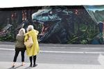 Med sine 470 meter er 'Evolution part 2', som kan ses ved metrobyggeriet i Sydhavn, Europas længste sammenhængende graffitiværk. Værket viser verdens udvikling fra fra Big Bang til dag og er en genskabning af Ulrik Schiødts værk 'Evolution', der har kunnet ses på den nu nedrevne mur 'Hall of Fame' ved Enghave Brygge. 