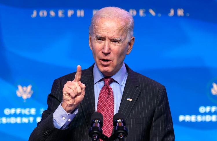 WILMINGTON, DELAWARE - JANUARY 08: U.S. President-elect Joe Biden delivers remarks after he announced cabinet nominees that will round out his economic team, including secretaries of commerce and labor, at The Queen theater on January 08, 2021 in Wilmington, Delaware. Biden announced he is nominating Rhode Island Gov. Gina Raimondo as his commerce secretary, Boston Mayor Martin J. Walsh his labor secretary and Isabel Guzman, a former Obama administration official, as head of the Small Business Administration. Chip Somodevilla/Getty Images/AFP == FOR NEWSPAPERS, INTERNET, TELCOS &amp; TELEVISION USE ONLY == Foto Chip Somodevilla