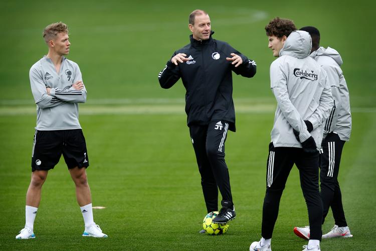 FCK-cheftræner Jess Thorup bliver nødt til at forberede sin trup på forårssæsonen under hjemlige himmelstrøg. Foto: Jens Dresling/POLFOTO