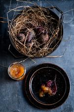 Spis de bagte beder med kvædesmør som en forret eller serveret med creme fraiche og godt brød. Foto: Columbus Leth