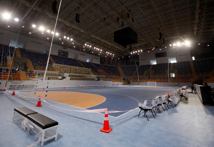  Sportshallen i Egyptens nye regeringsby er blot én af tre helt nye arenaer, som er en del af VM i håndbold. Turneringen er et prestigeprojekt for landet, der derfor er presset til at gennemføre arrangementet, selv om coronaen har et alvorligt greb i befolkningen.    Foto: Shokry Hussien/Ritzau Scanpix
