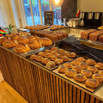 Gemt væk i klublokaler i fodboldklubben BK Skjold på Østerbro ligger mikrobageriet Galst. Foto: Galst Bageri