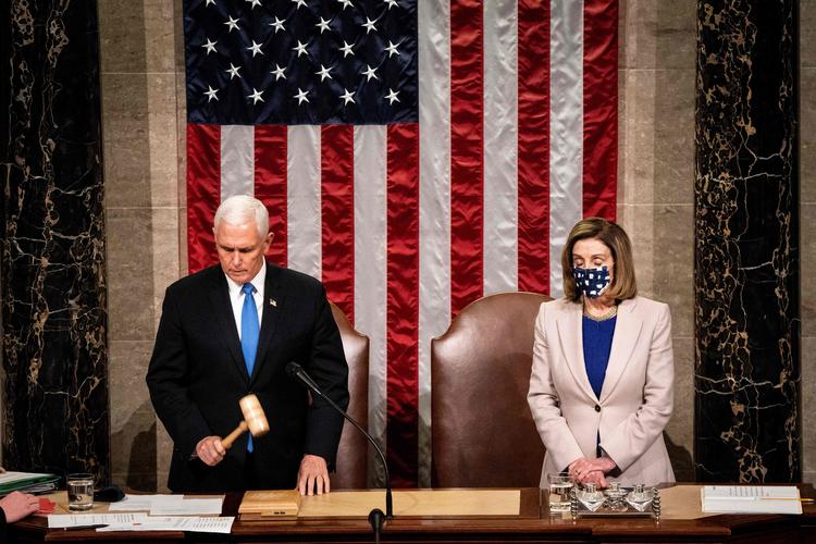 Formanden for Repræsentanternes Hus, demokraten Nancy Pelosi, vil af med Trump hurtigst muligt. Og hvis Mike Pence ikke vil hjælpe, så må det blive en ny rigsretssag mod præsidenten. Foto: Erin Schaff/Ritzau Scanpix
