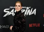 Sæson fire af 'Chilling Adventures of Sabrina'  med Kiernan Shipka i hovedrollen havde ligget på Netflix i halvanden uge, da serien blev genstand for en shitstorm.     Foto: Chris Pizzello/Ritzau Scanpix