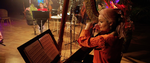 Musikerne fra det britiske Orchestra of the Swan iscenesætter deres onlinekoncerter og blander musik med ord. Foto: PR