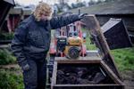 Linda og Kaj Christensen aflivede 45 tons raske mink for at bremse coronavirus.   Foto: Marius Renner/POLFOTO