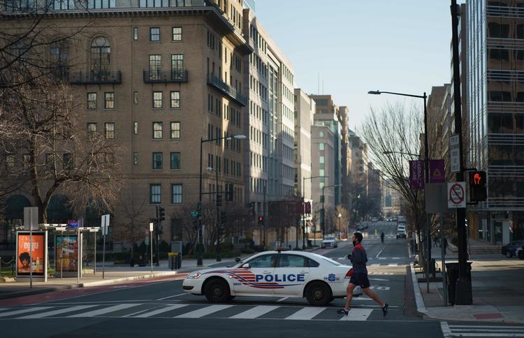 Politiet har øget bevogtningen rundt om Det Hvide Hus forud for Joe Bidens indsættelse i næste uge. Foto: Mandel Ngan/Ritzau Scanpix