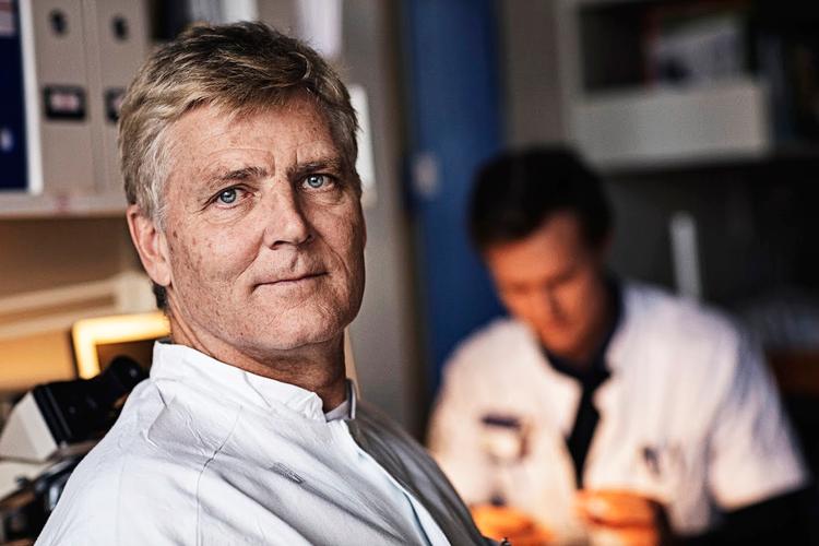 Christian von Buchwald, professor og overlæge på Rigshospitalet vil have kritisk gennemgang af undersøgelse før offentliggørelse. Foto: Rigshospitalet