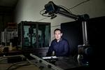Leo Zhou er født i Kina, men opvokset i Danmark. Nu udvikler han robotter til det enorme kinesiske marked fra hovedkvarteret i Odense. Foto: Jacob Ehrbahn/Jacob Ehrbahn