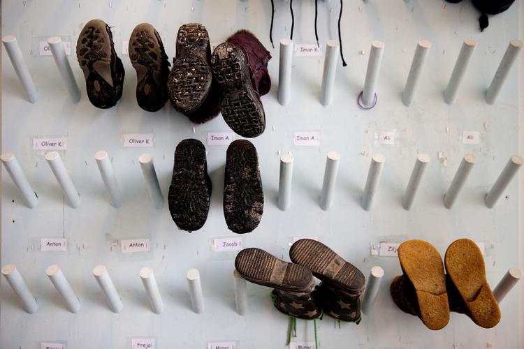 »Sko på? Nej, jeg vil!«. Mange vil nok mene, at her mangler et 'ej', men hvorfor? Egentlig er det vel dobbeltkonfekt at sige både 'nej' og 'ej' i samme sætning, funderer sprogforskeren.  Arkivfoto Peter Hove Olesen