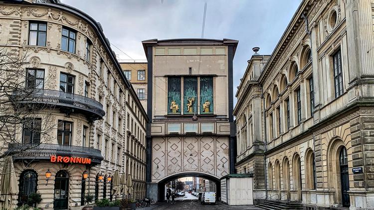 Stærekassen, der blev indviet i 1931, egner sig ikke til moderne teateropsætninger, men nu skal den specielle bygning have nyt nyt liv som oplevelseshus for børn. Foto: Per Sommer/Realdania