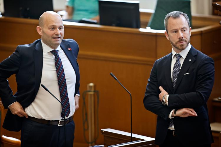 Vagtskifte. De konservatives Søren Pape (t.v.) skal kunne række over midten, hvis han vil overtage titlen som borgelig statsministerkandidat fra Venstres kriseramte Jakob Ellemann-Jensen (t.h.). Foto: Jens Dresling/POLFOTO