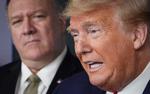 Udenrigsminister Mike Pompeo lytter, mens præsident Donald Trump taler om corona-epidemien i april i år. Han er til det sidste loyal over for Trump og menes at drømme om selv at blive præsident i 2024.  Foto: Mandel Ngan/Ritzau Scanpix