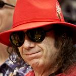 Efter et liv fyldt med drama i musik og i tilværelsen er det morddømte producergeni Phil Spector død af covid-19.  Foto: Reuters/Ritzau Scanpix
