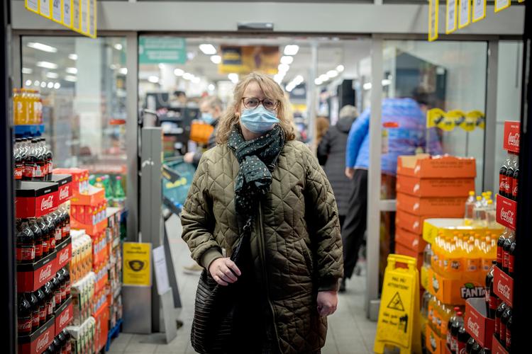 Malene Ramfeldt har omkring 2.000 kr. tilbage om måneden, når der er sat penge af til de faste udgifter og opsparing. Foto: Jesper Houborg/POLFOTO