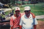 Tiger Woods og hans far Earl, hvis udenomsægteskabelige privatliv verdensoffentligheden nu også er behørigt indviet i.   Foto: HBO Nordic