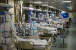 I februar 2020 lå patienterne tæt i Wuhan i Hubeiprovinsen i Kina. Wuhan var stedet, hvor de første tilfælde af Covid-19 blev opdaget i december 2019.    Foto: China Daily Cdic/Ritzau Scanpix