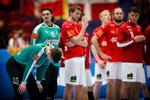Anfører Niklas Landin (tv.) og andre skuffede danske spiller efter EM-nedturen i Malmø sidste år. Landsholdet har lært af de fejl, der blev begået dengang.  Foto: Jens Dresling/POLFOTO