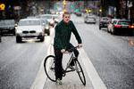 Køreskoleelev Bertram på 19 år manglede kun en prøve - så blev alt aflyst. Så han må fortsætte med at køre på sin cykel.   Foto: Martin Lehmann