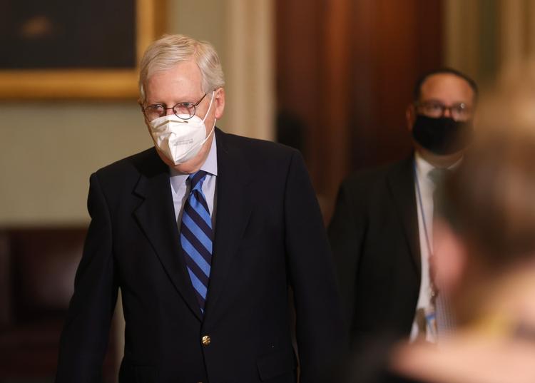 WASHINGTON, DC - JANUARY 19: Senate Majority Leader Mitch McConnell leaves the Senate chamber on January 19, 2021 in Washington, DC. The U.S. Senate has reconvened and is holding hearings for key Biden administration cabinet nominees. Justin Sullivan/Getty Images/AFP == FOR NEWSPAPERS, INTERNET, TELCOS &amp; TELEVISION USE ONLY == Foto: Justin Sullivan/Ritzau Scanpix