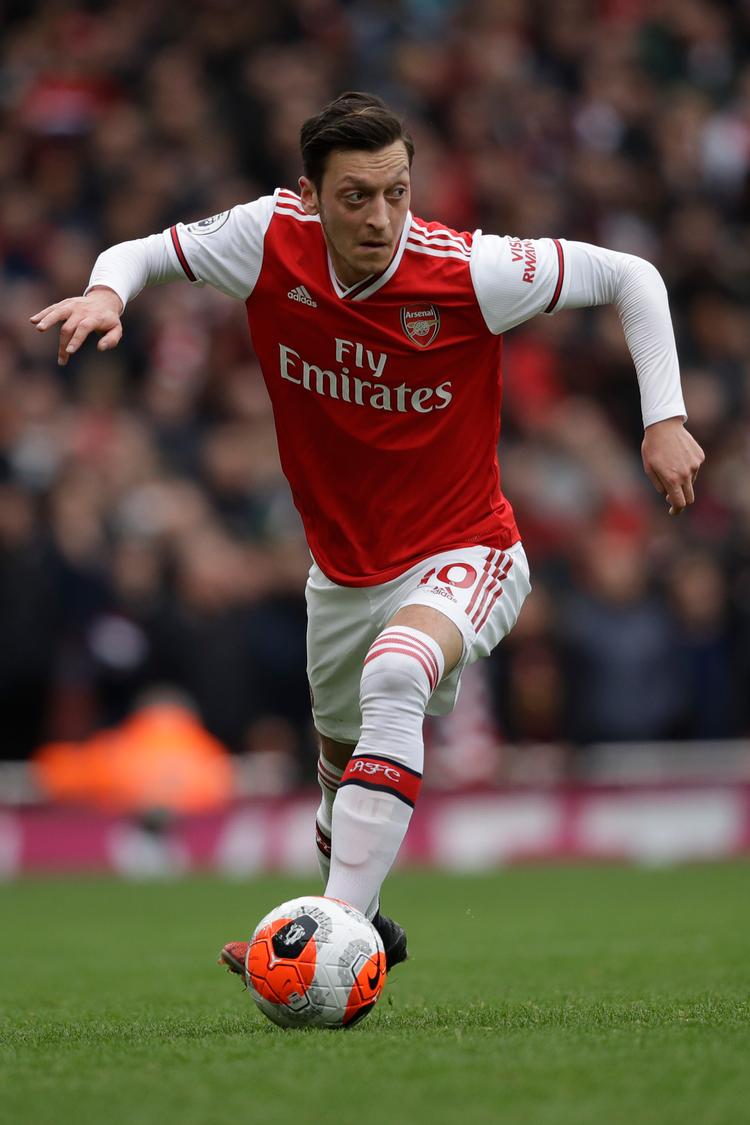 Mesut Özil har forladt Arsenal og er skiftet til Fenerbahce, som fodboldspilleren med de tyrkiske rødder altid har været fan af: »Det er en drøm, der bliver til virkelighed«, siger han til Fenerbahces tv. Foto: Matt Dunham/Ritzau Scanpix