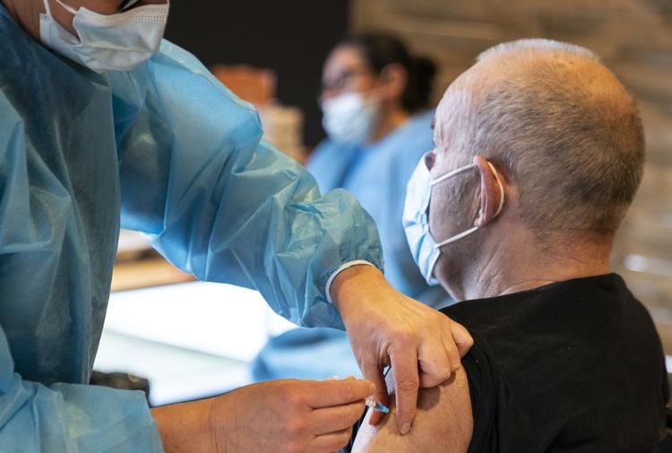 De ældre over 85, der endnu ikke har fået første vaccinestik mod corona, må vente længere end forventet på vaccinationen.  Foto: Henning Bagger/Ritzau Scanpix